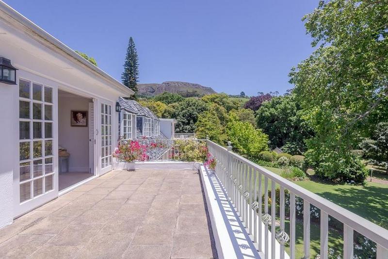 6 Bedroom Property for Sale in Constantia Upper Western Cape